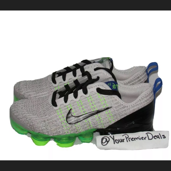 nike air vapormax flyknit size 4